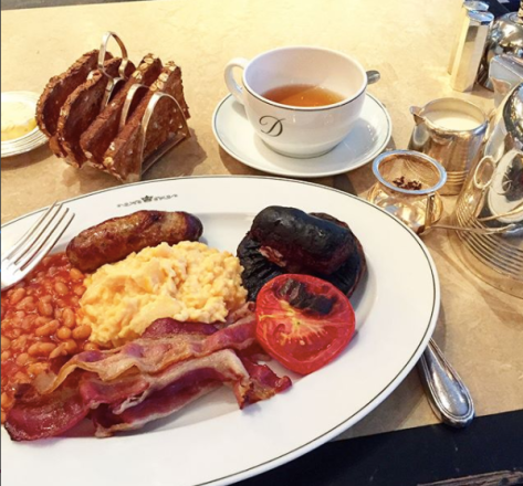 English Breakfast at the Delaunay